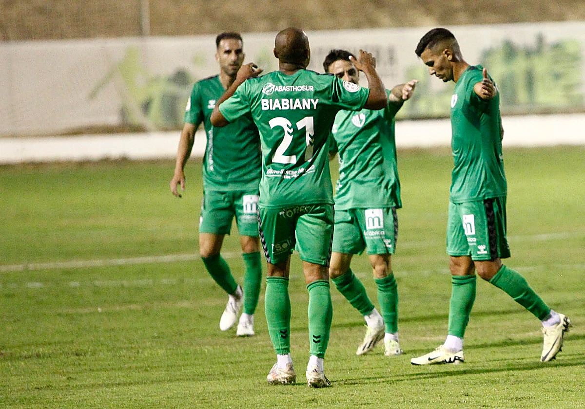 Draw means Antequera CF miss chance to go top of the table Sur in English